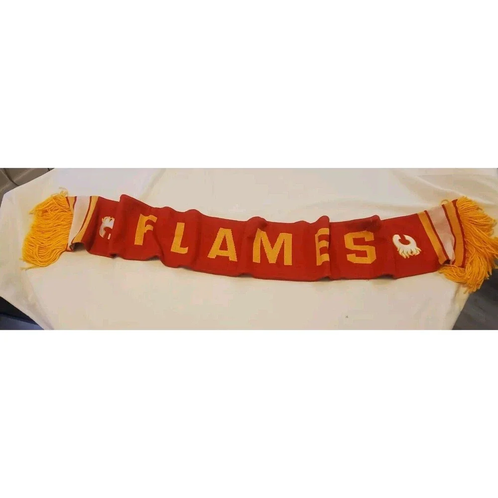 Mitchell & Ness Vintage Scarf Calgary Flames NHL Hockey Canada Red Yellow